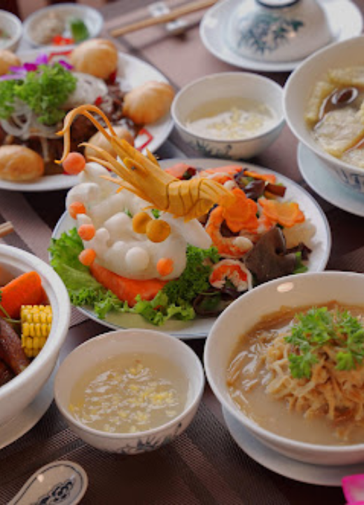 Bữa trưa Cỗ Bát Tràng
