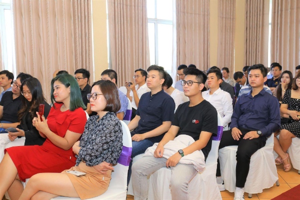 cac-nha-quan-ly-da-duoc-lang-nghe-nhung-chia-se-truyen-cam-hung-den-tu-nhung-khach-moi-dac-biet