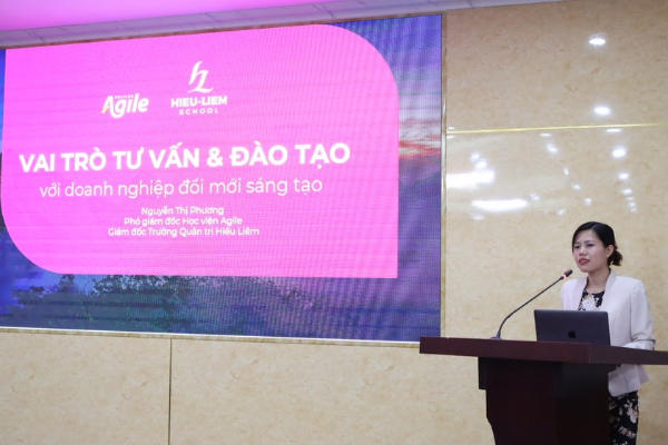 chi-nguyen-thi-phuong-giam-doc-truong-quan-tri-hieu-liem-trong-hoi-thao