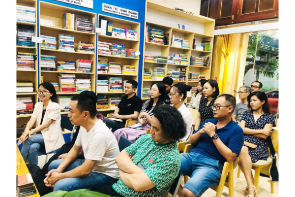 nhung-nguoi-yeu-sach-cung-te-tuu-ve-buoi-chia-se-clb-sach-va-nhung-cau-chuyen