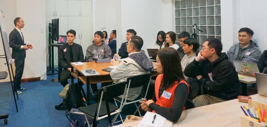Khóa học “Kỹ năng thiết yếu dành cho Sales B2B” chính thức khởi động