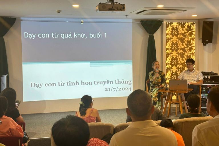 Cà phê giáo dục số 1: Nuôi dạy con từ tinh hoa truyền thống