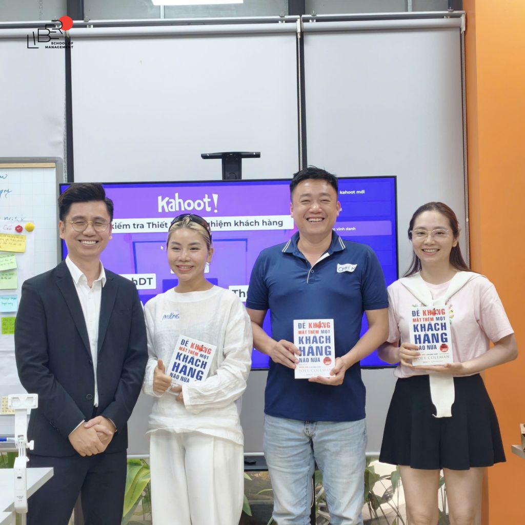 Thiết kế Trải nghiệm Khách hàng (CX Insight & Design): Chuyển hóa Tư duy thành Giá trị Thực thi
